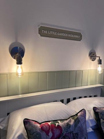 The Little Garden Hideaway With Stunning Sea Views And Garden Bed & Breakfast Holyhead Exterior foto
